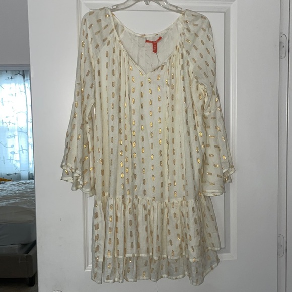 Gold Sleeved NWT Chelsea & Violet Dress - Picture 1 of 4